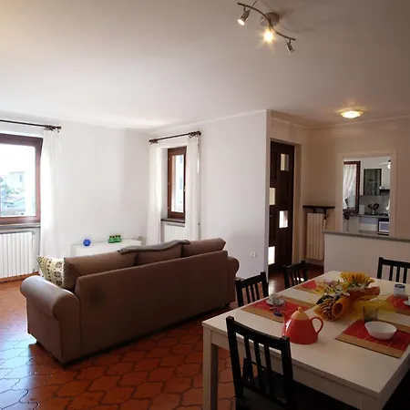 Isa Apartment *